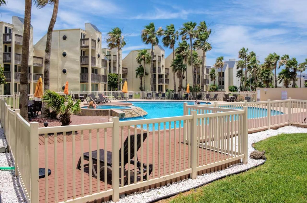 Ferienwohnung Ocean Breeze Retreat 2Bed 2Bath, Heated Pool! South Padre Island Exterior foto